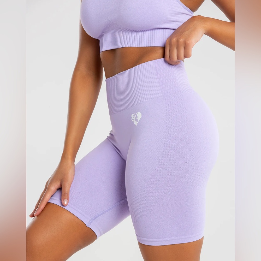 Power Seamless Cycling Shorts

Color: Lilac Small size